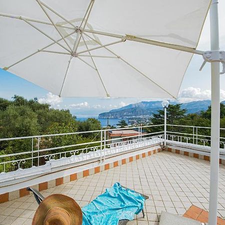 Villa Louise Sorrento Exterior photo
